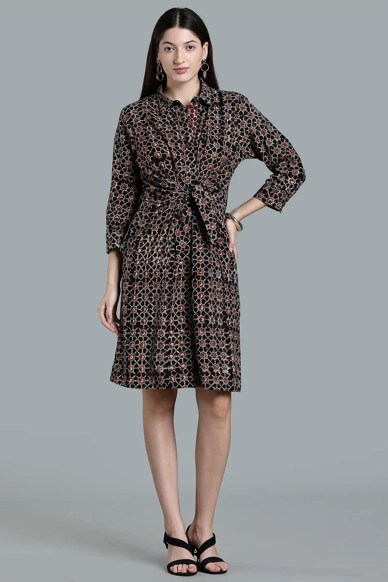 KALAMKARI DRESS BLACK REGULAR COLLAR TIE AT WAIST - BLACK - Image 2