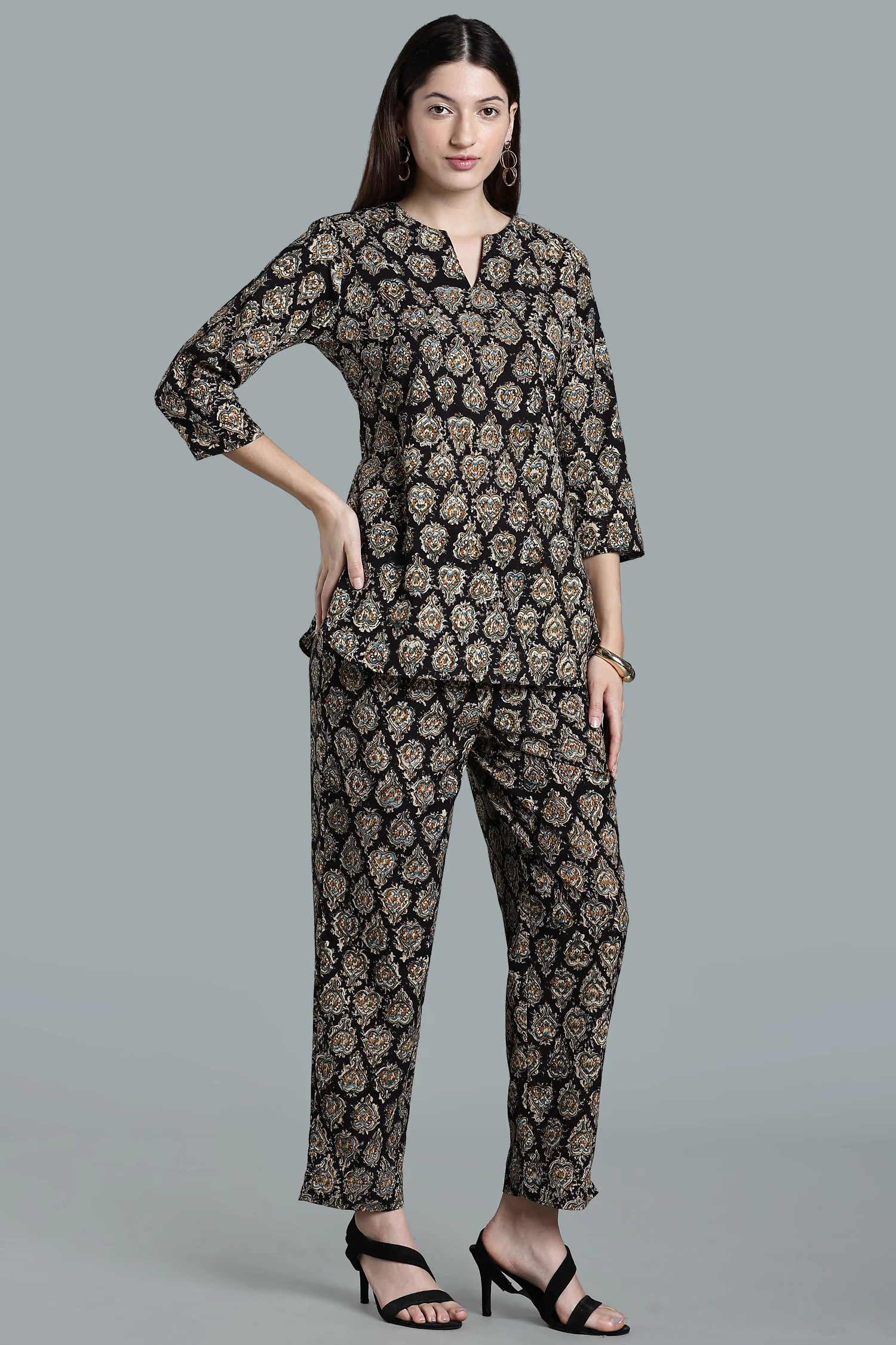 KALAMKARI COTTON TOP SHOULDER DART 3Q  SLEEVE BLACK