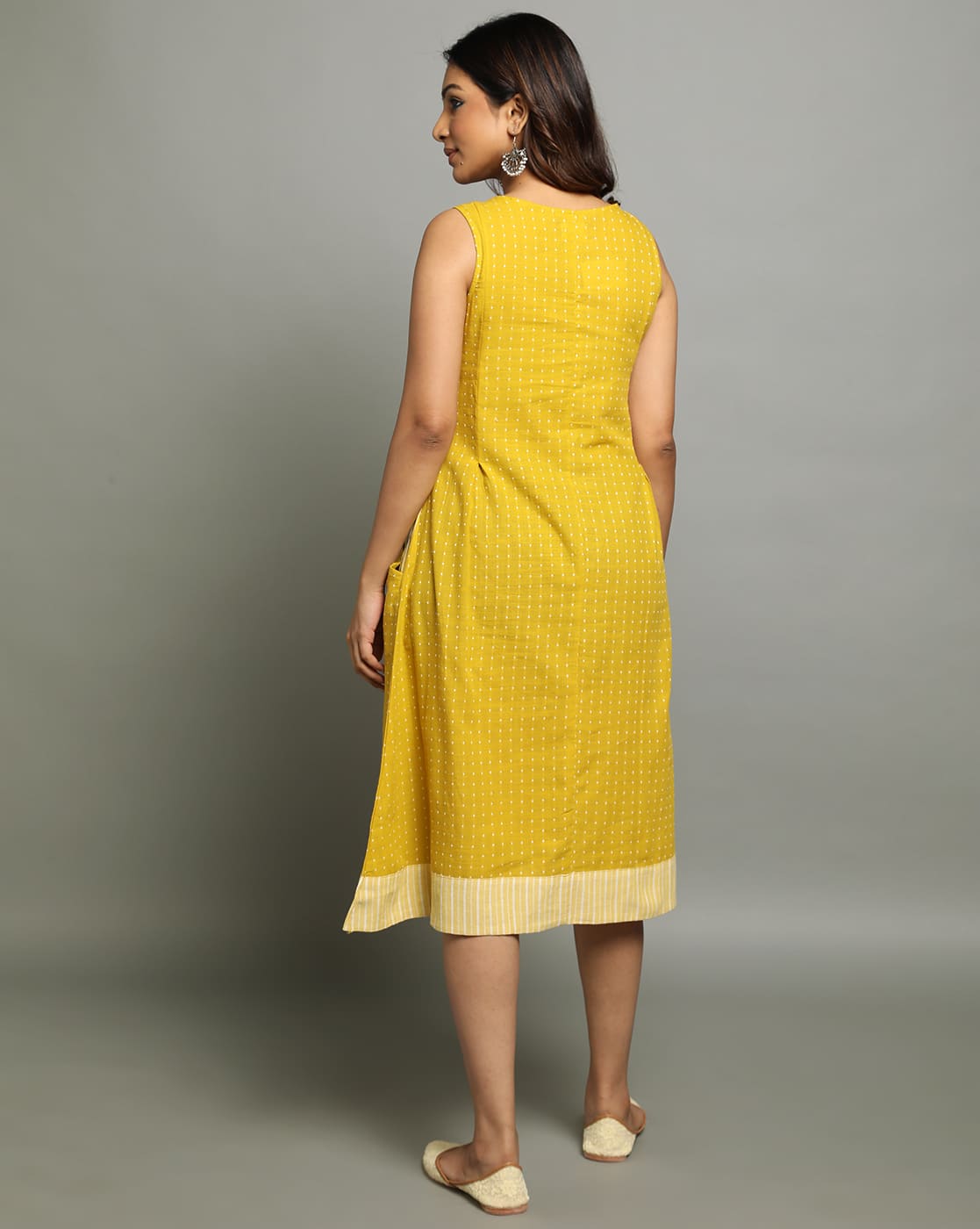 DRESS SOUTH C BOX PLEAT SLEEVELESS - YELLOW - Image 3