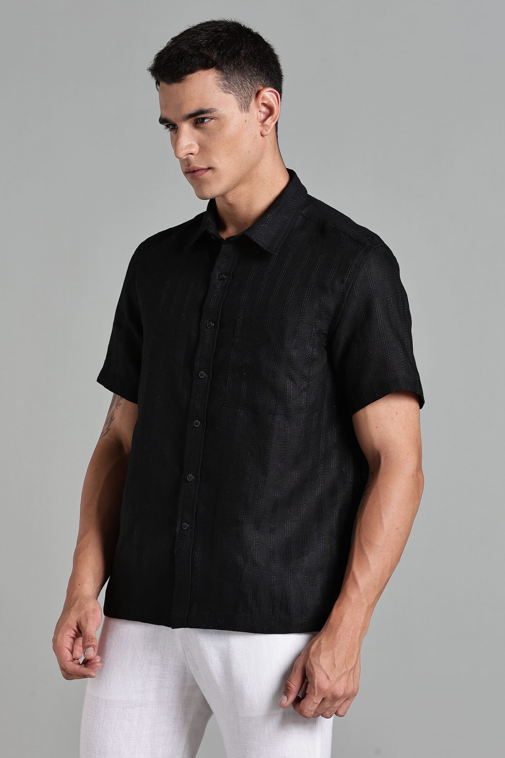 LINEN 100%  MENS SHIRT HALF SLEEVES SLIT AT SIDE - BLACK - Image 3