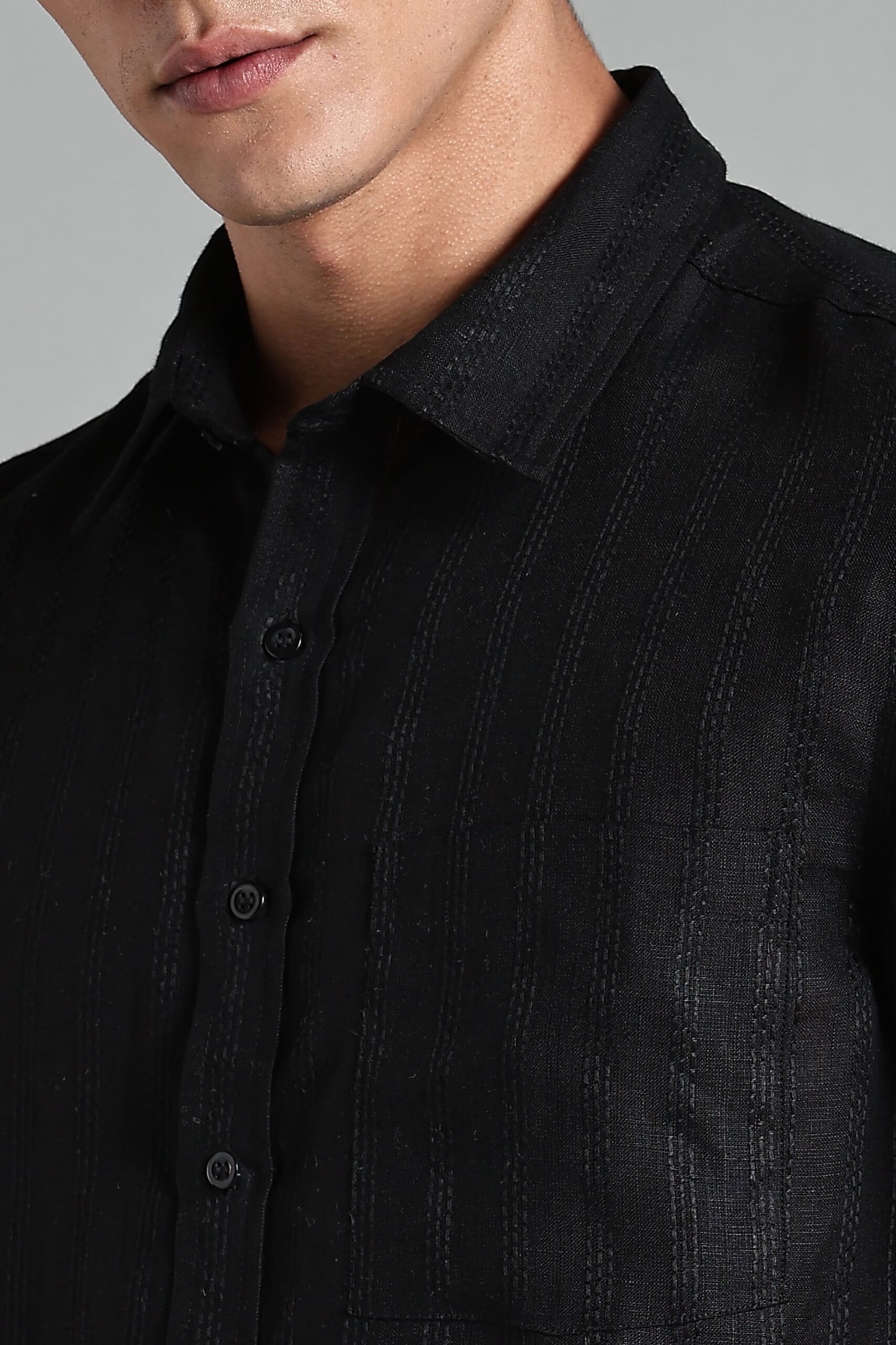 LINEN 100%  MENS SHIRT HALF SLEEVES SLIT AT SIDE - BLACK - Image 6