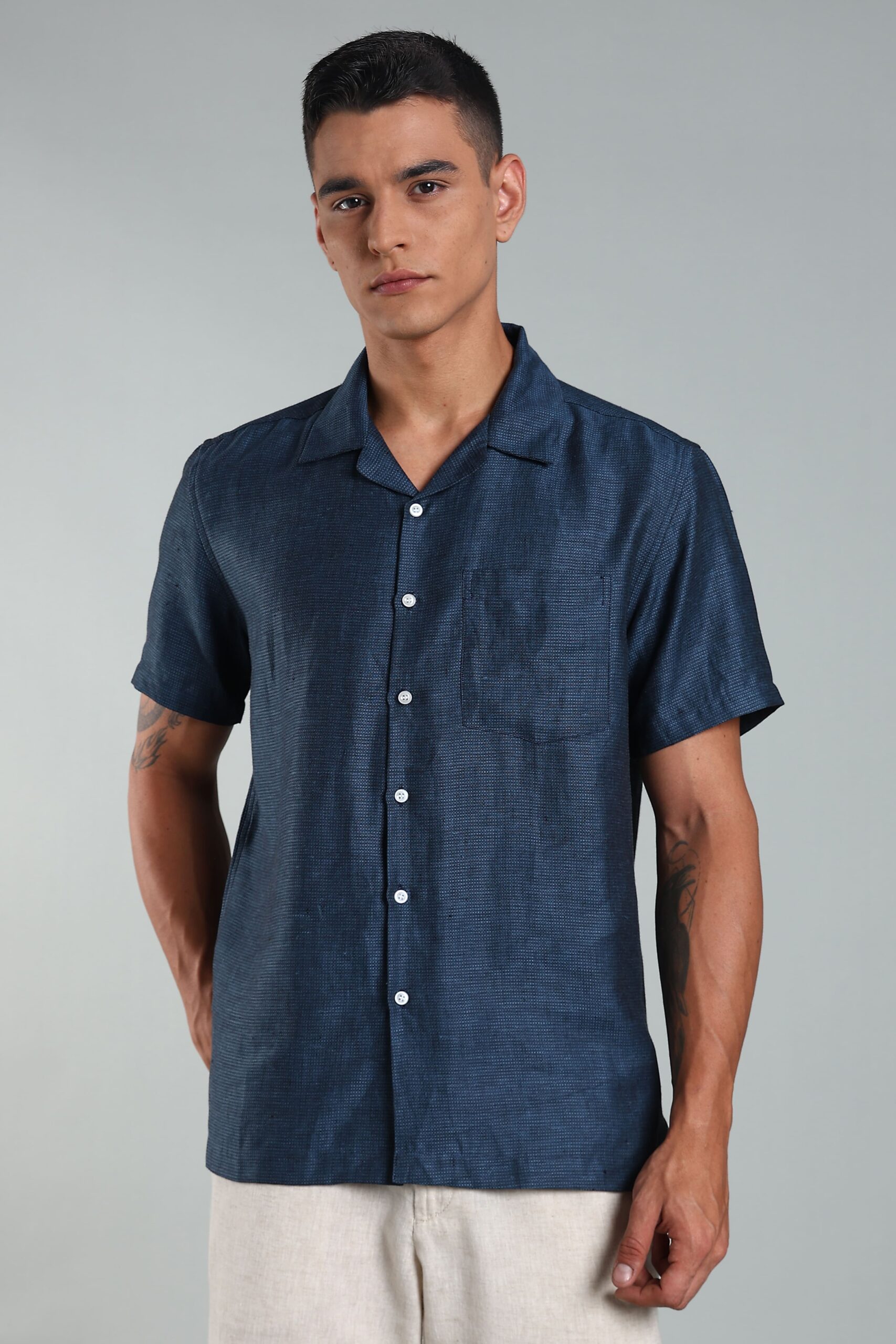 LINEN 100%  MENS SHIRT CUBAN COLLAR  HALF SLEEVES SLIT AT SIDE - BLUE BLACK - Image 4