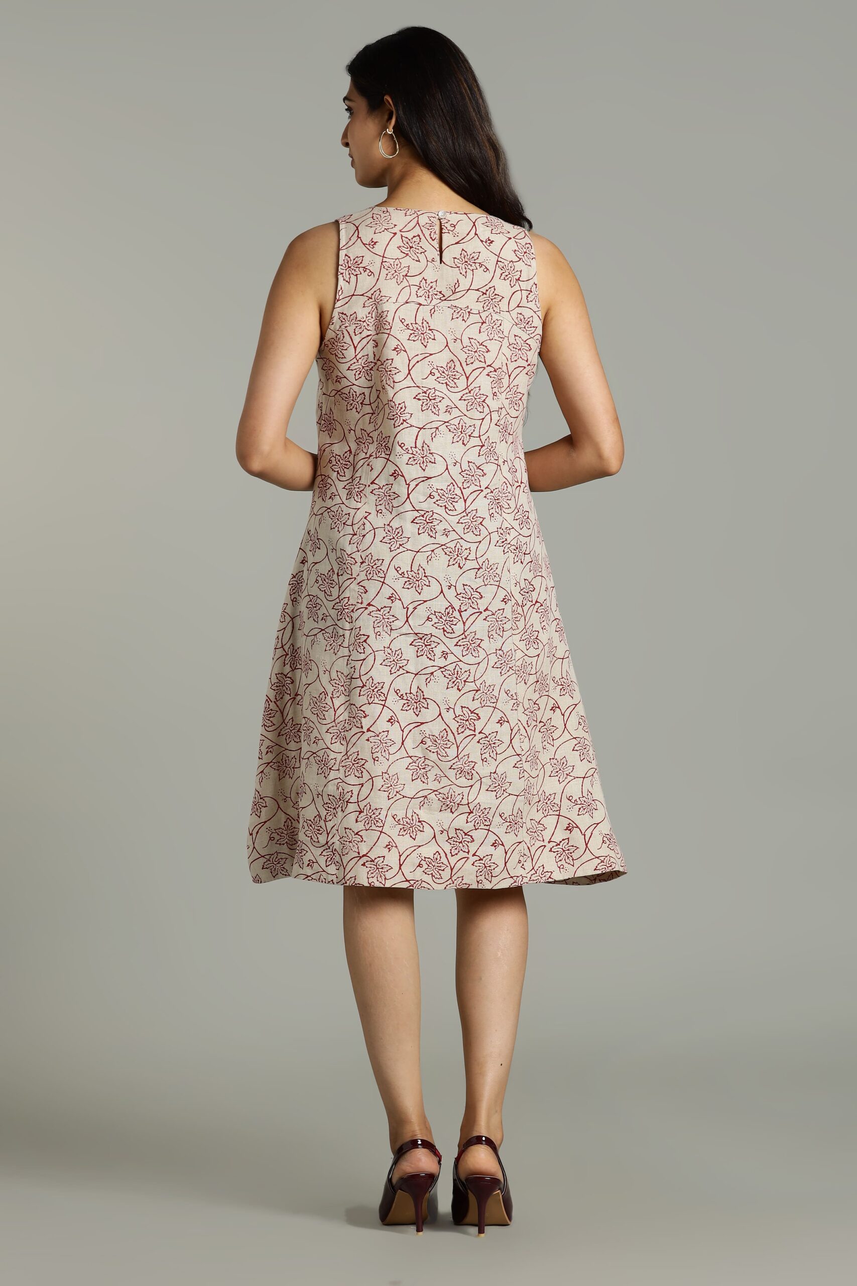 LINEN DRESS BLOCK PRINTED SLEEVELESS SHIFT - BEIGE - Image 2