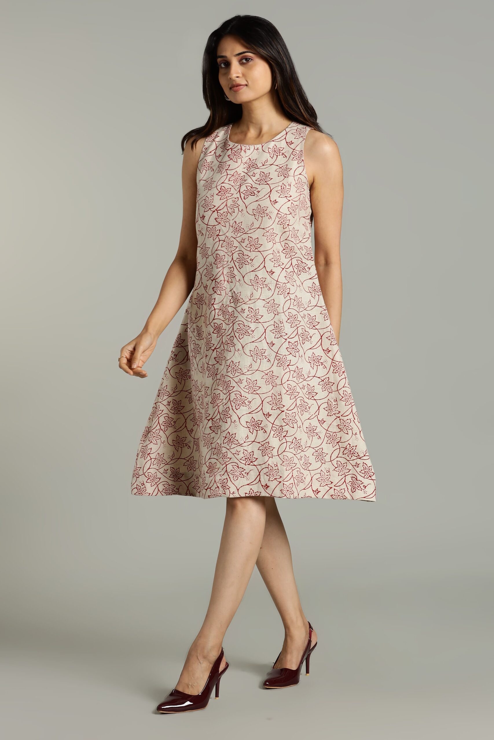 LINEN DRESS BLOCK PRINTED SLEEVELESS SHIFT - BEIGE