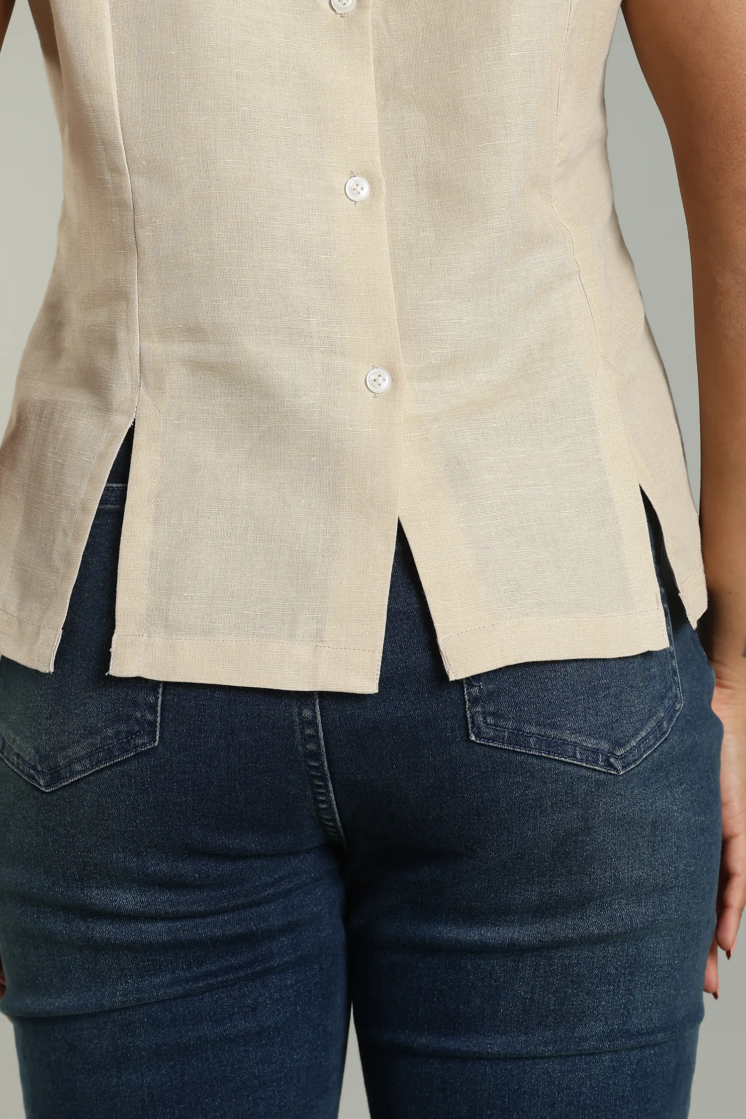 LINEN BLEND TOP BOAT NECK SLIT DETAIL BEIGE - Image 6