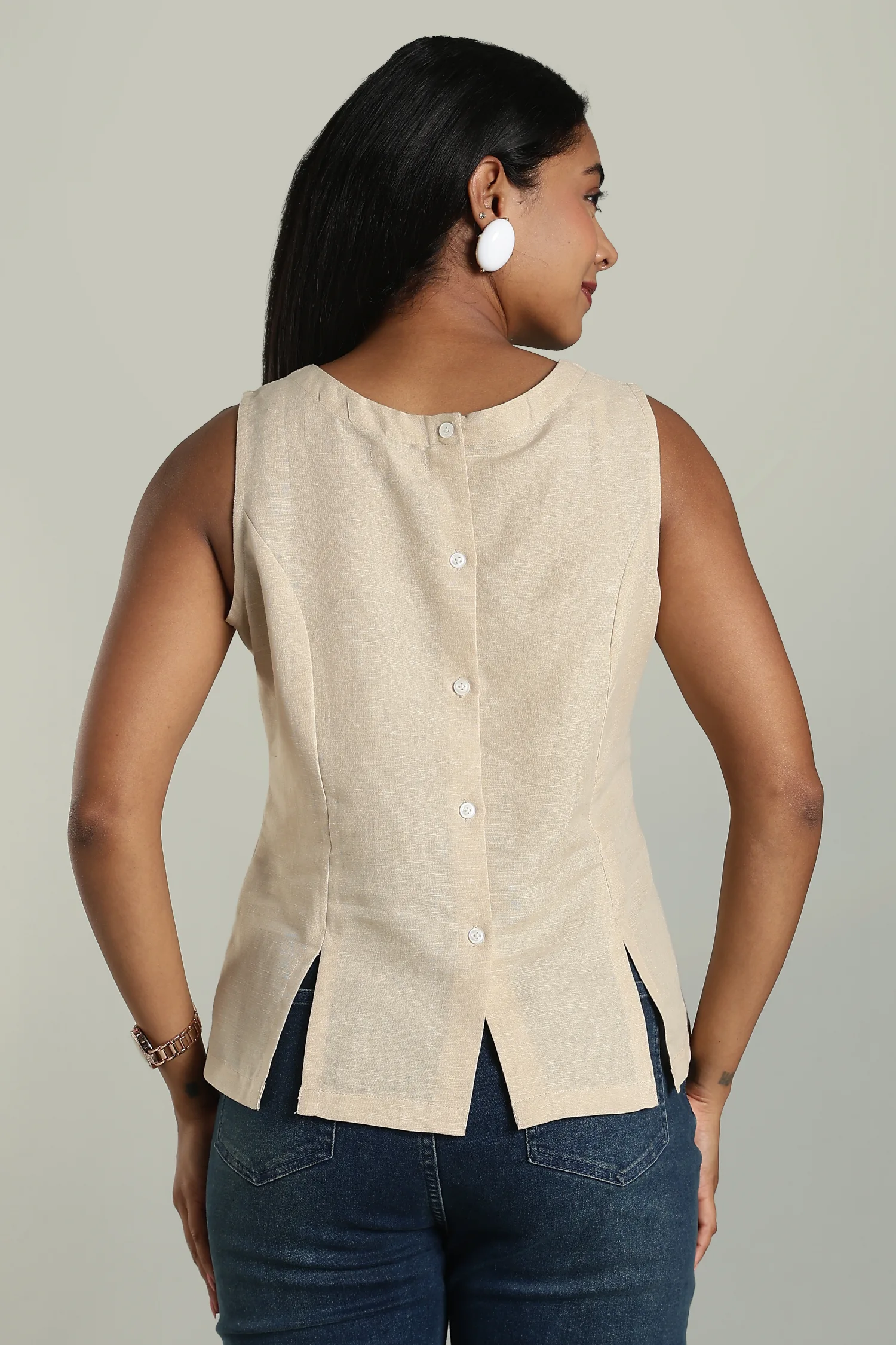 LINEN BLEND TOP BOAT NECK SLIT DETAIL BEIGE - Image 2