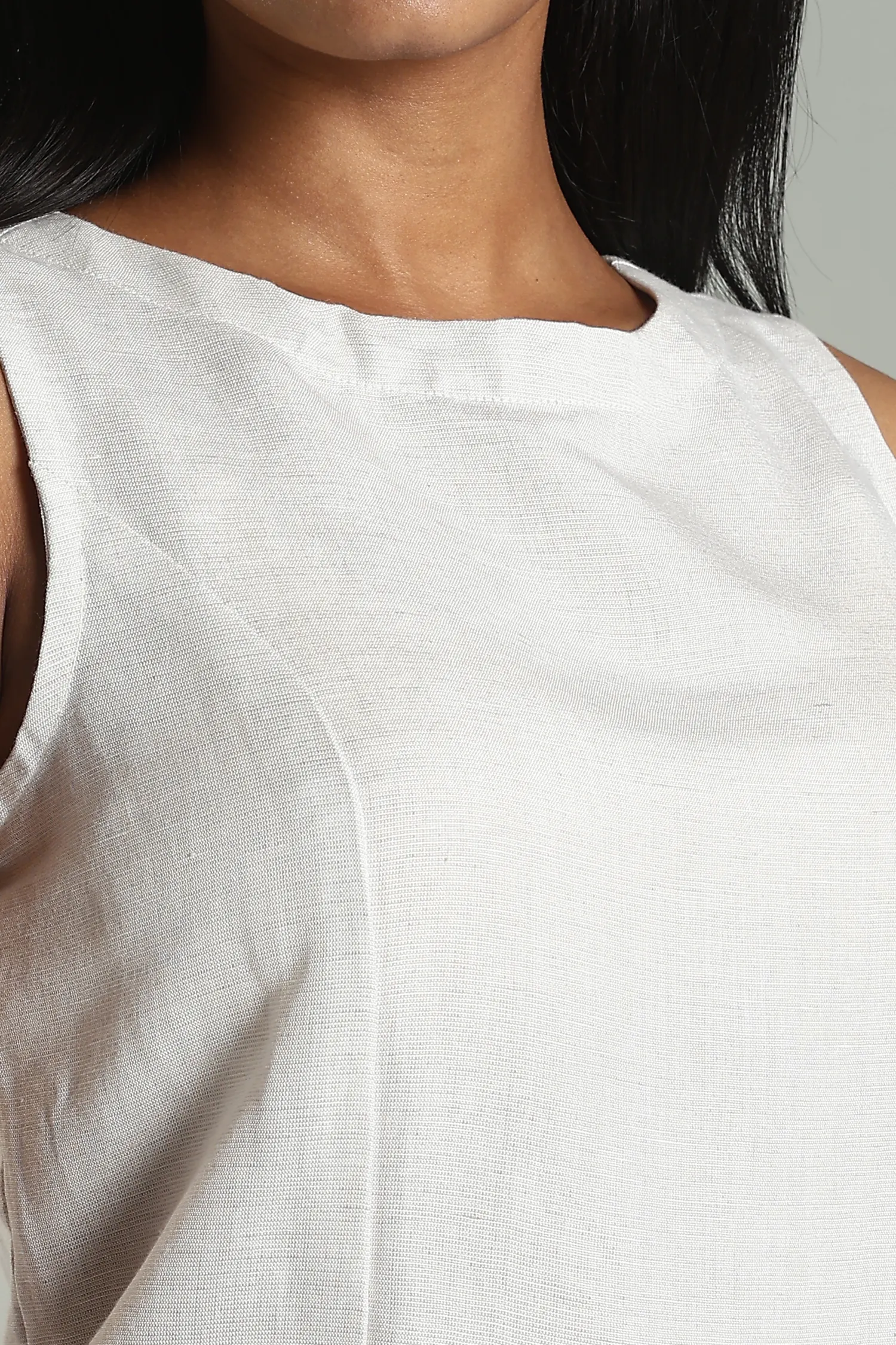 LINEN BLEND TOP BOAT NECK SLIT DETAIL KORA - Image 4