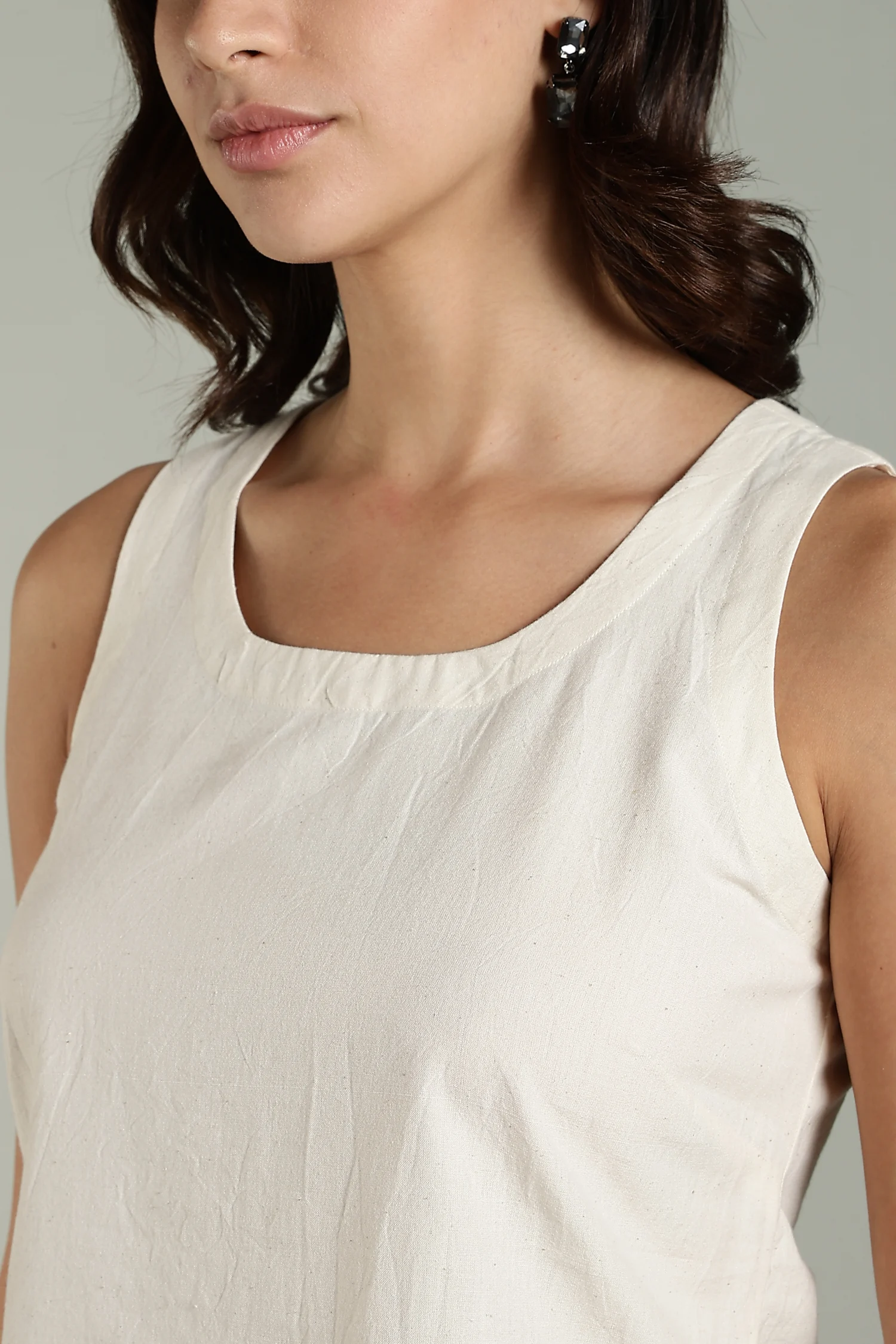 NATURAL DYED YARN HANDLOOM RND NECK ROUNDED BOTTOM CREAM - Image 4