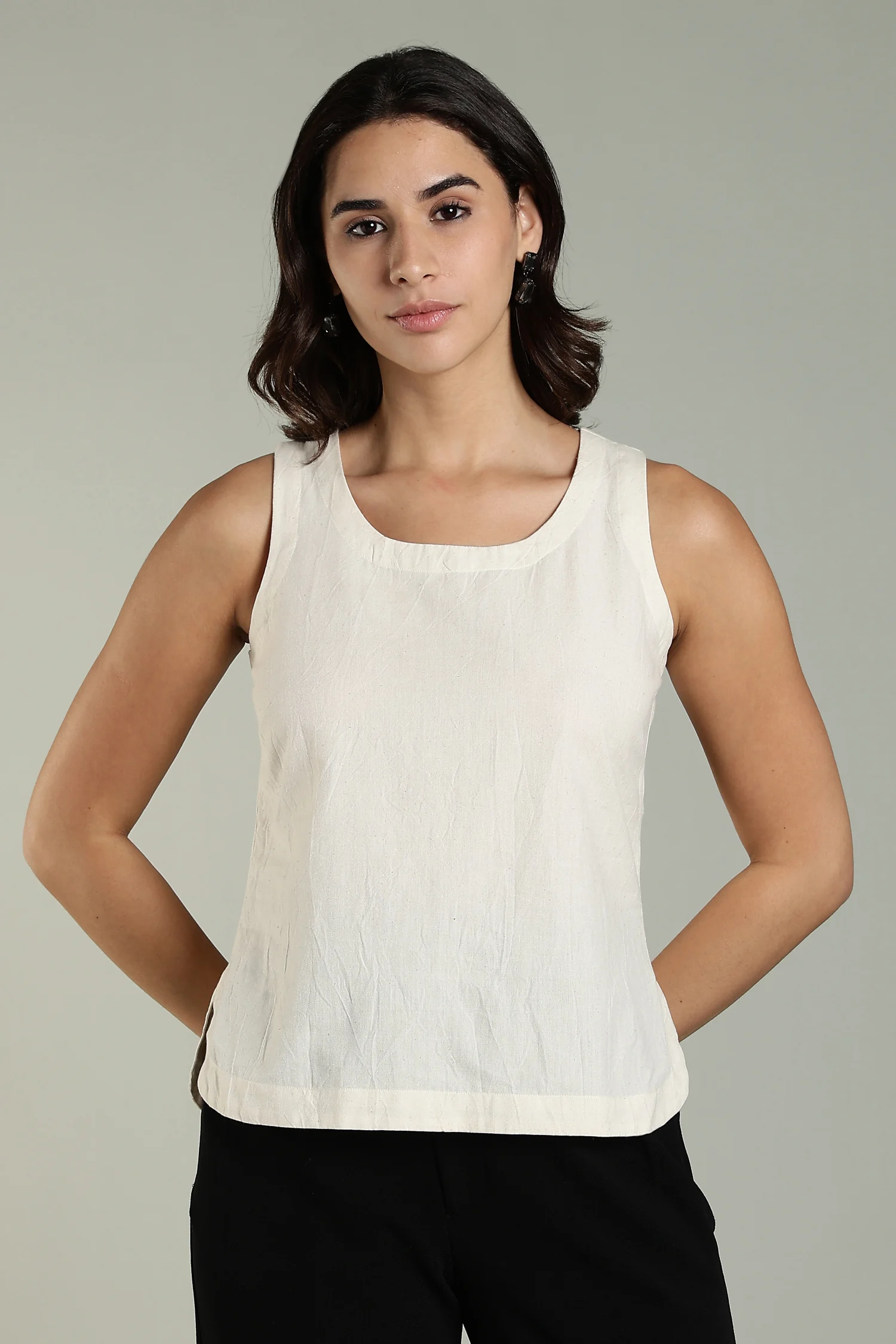 NATURAL DYED YARN HANDLOOM RND NECK ROUNDED BOTTOM CREAM