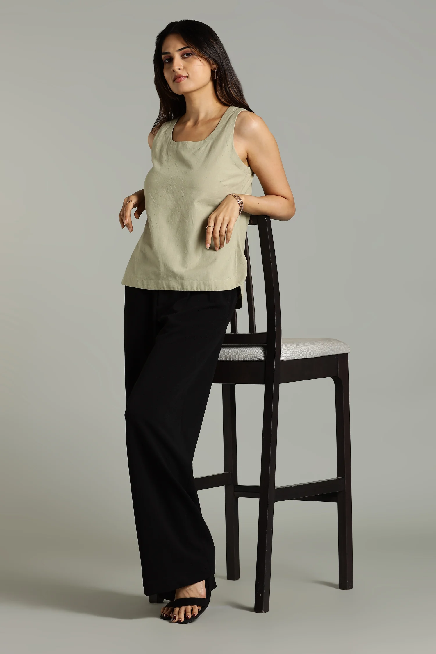 NATURAL DYED YARN HANDLOOM RND NECK ROUNDED BOTTOM GREEN - Image 2