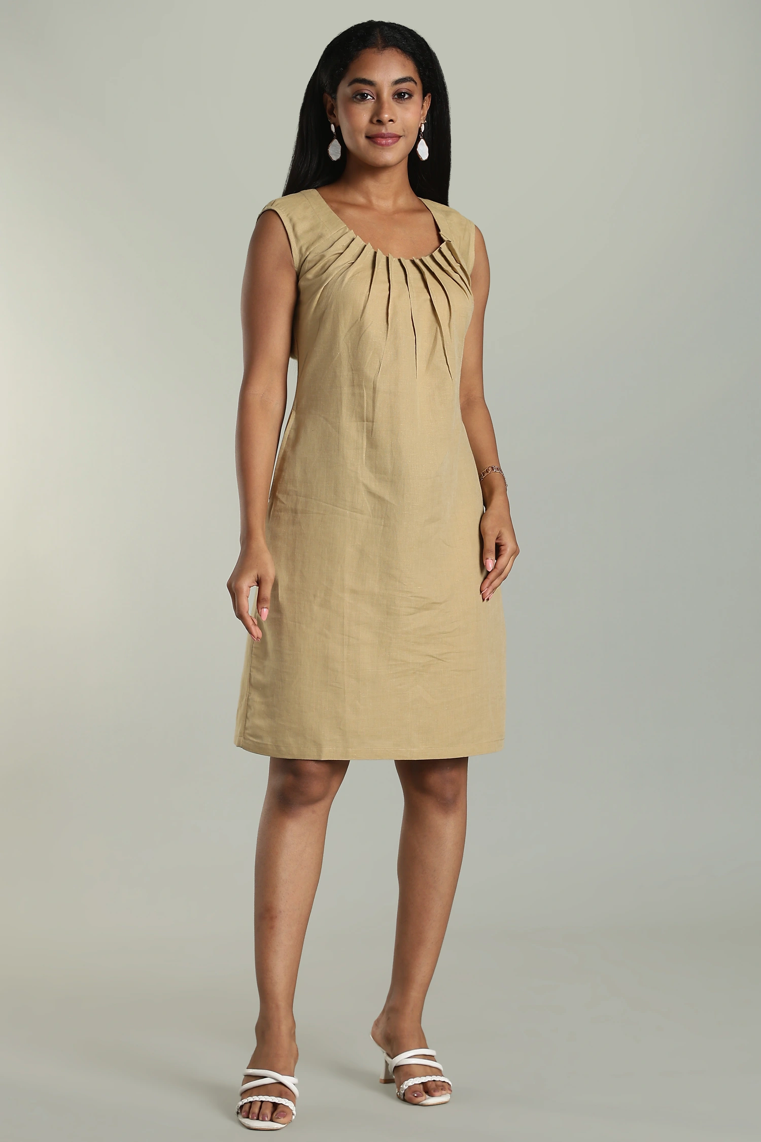 LINEN COTTON DRESS PLEAT AT NECK SHIFT BEIGE - Image 5