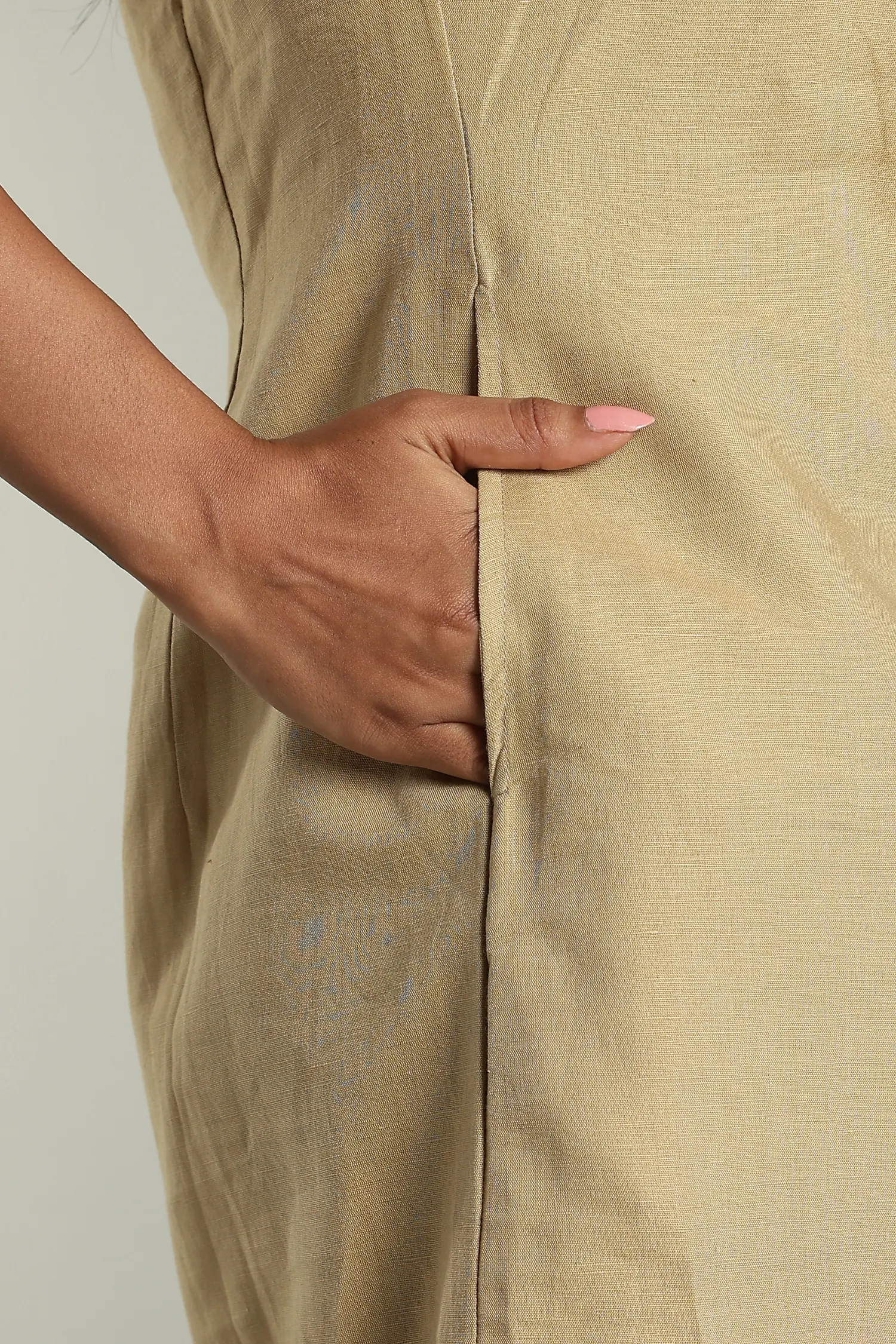 LINEN COTTON DRESS PLEAT AT NECK SHIFT BEIGE - Image 3