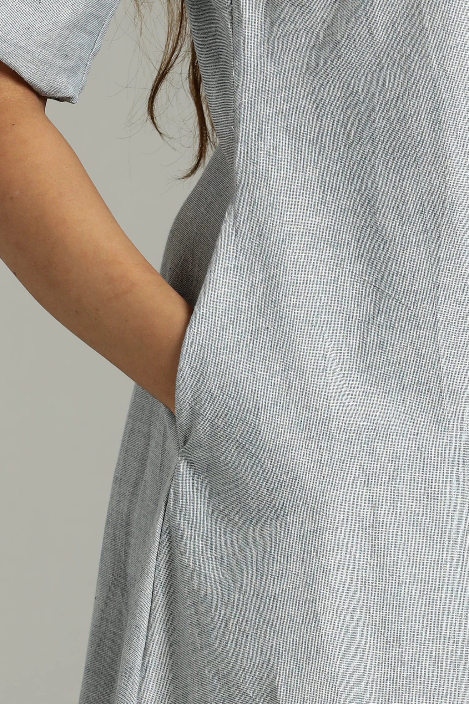 NATURAL DYED YARN HANDLOOM SHIRT DRESS INDIGO - Image 4