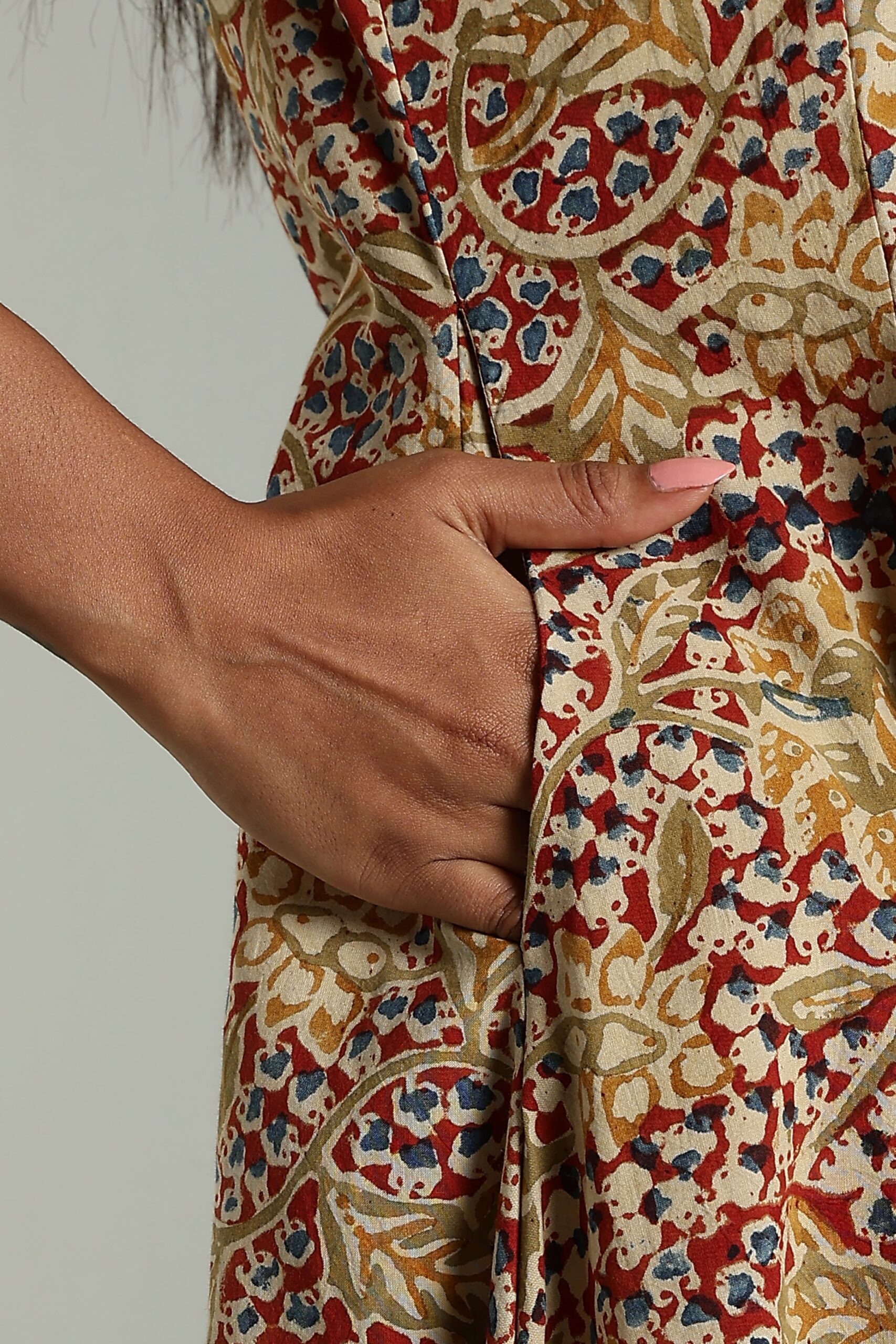 KALAMKARI KURTA ASSYMETRIC HEM - RED - Image 4