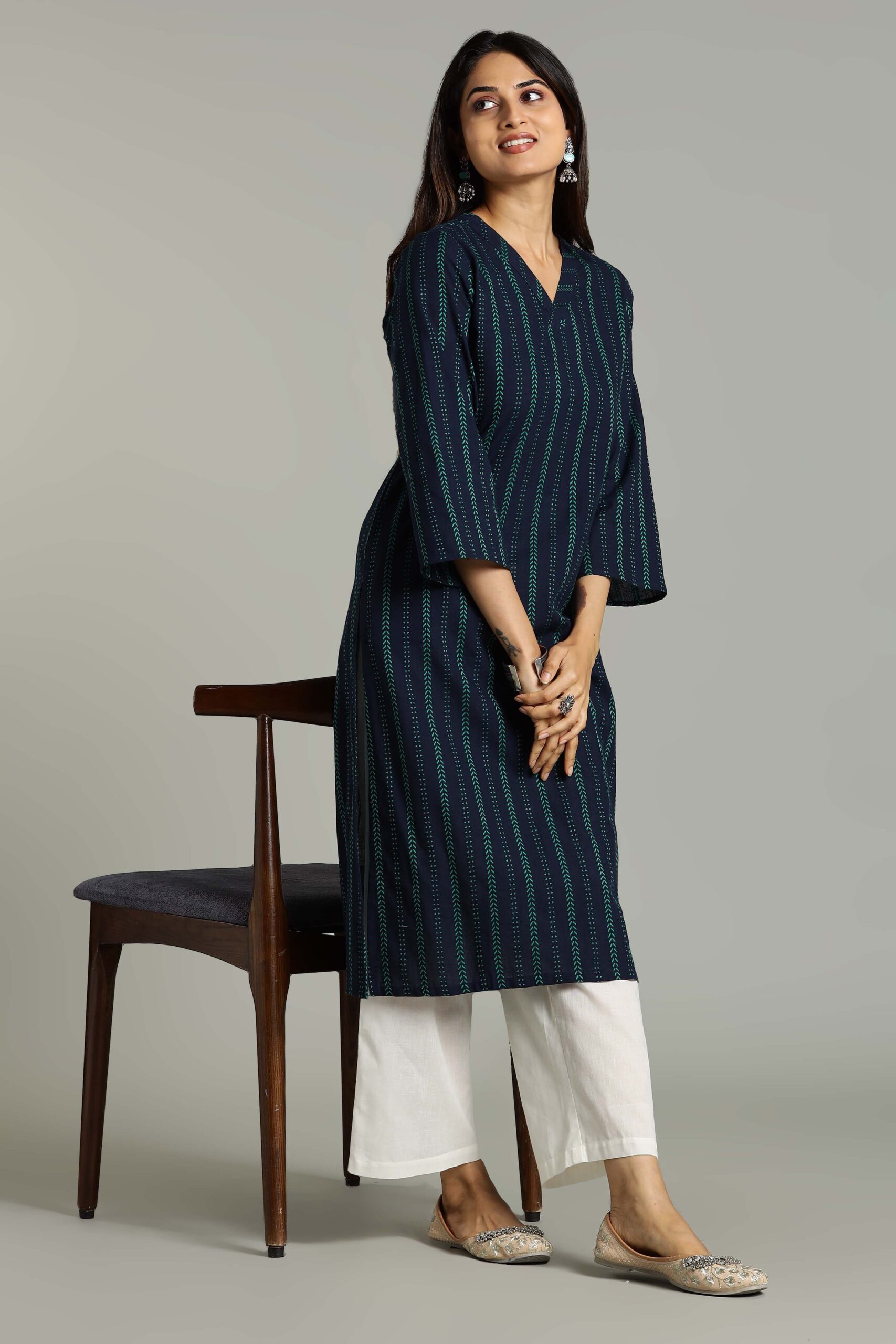 KURTA SOUTH C V NECK BELL SLEEVE -BLUE