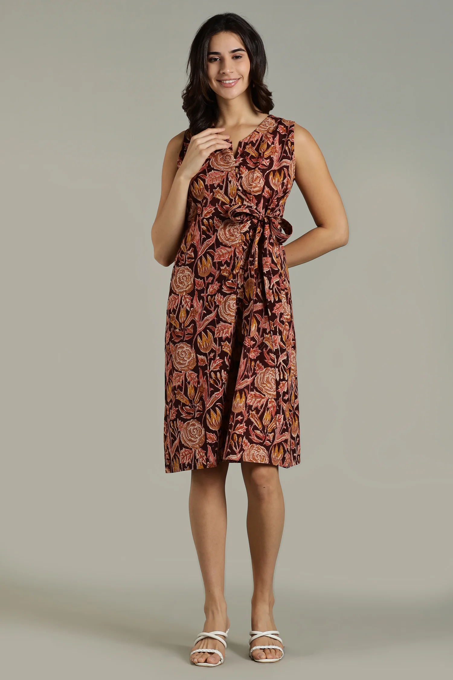 KALAMKARI COTTON DRESS CROSSOVER TIE AT WAIST - COLA - Image 4