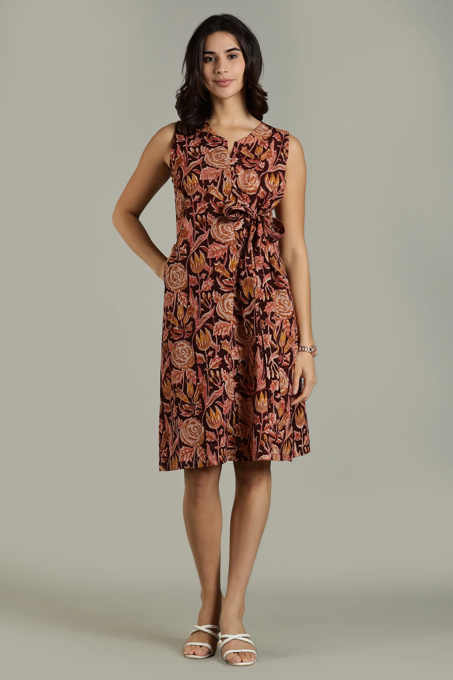 KALAMKARI COTTON DRESS CROSSOVER TIE AT WAIST - COLA - Image 5