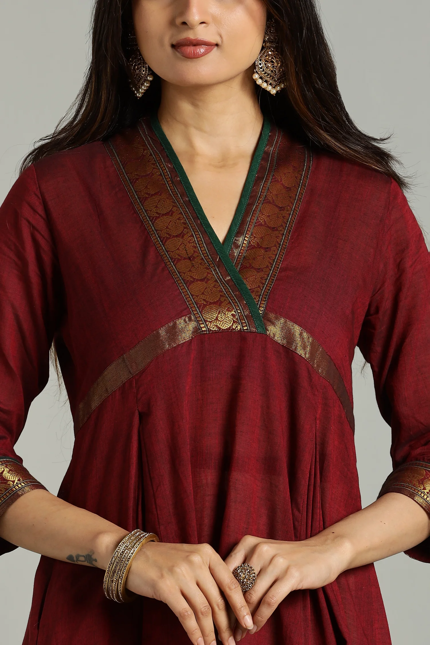 KURTA SOUTH C FUNNEL NECK BOTTOM BORDER RED - Image 5