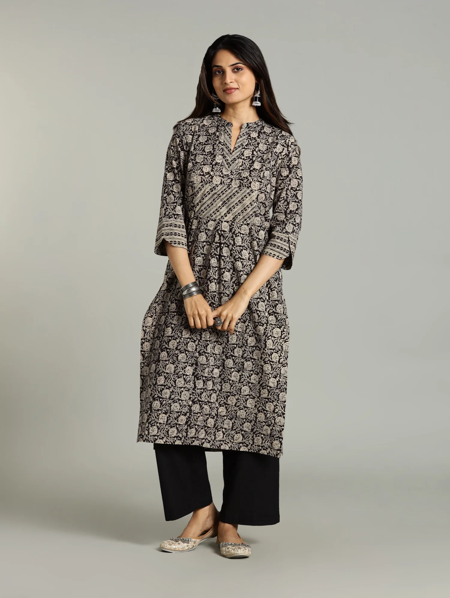 KALAMKARI KURTA YOKE CUFF DETAIL BLACK - Image 6