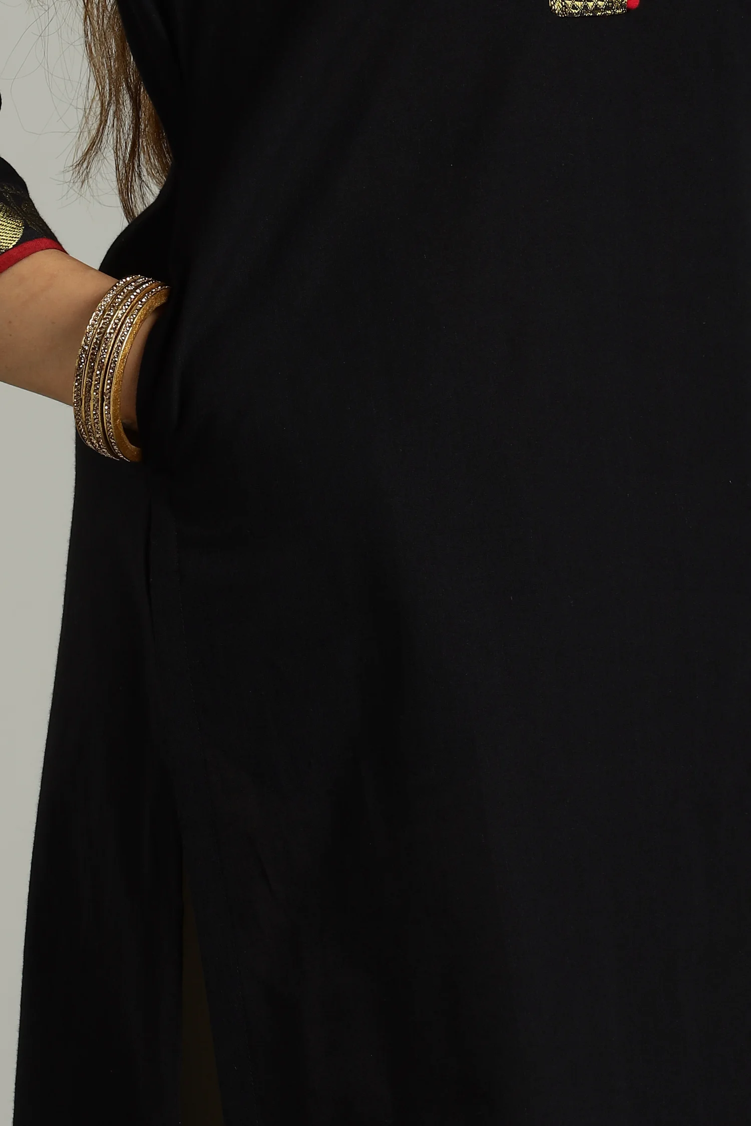 KURTA SOUTH C ZARI PLACKET BELL SLV BLACK - Image 3